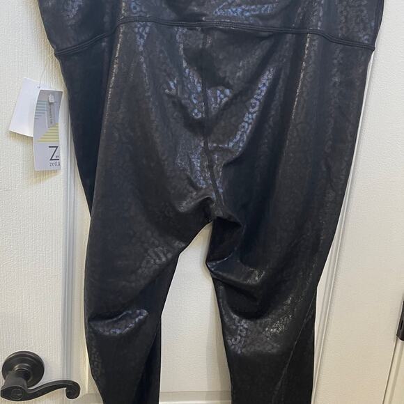 Zella black animal sheen 7/8 leggings Sz XXL - Picture 8 of 10